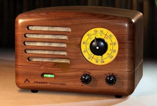 Radioodbiornik w stylu retro