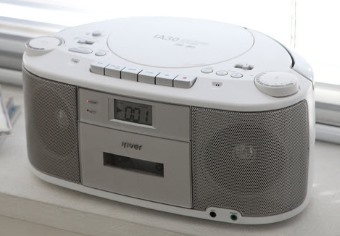 Odbiornik radiowy z odtwarzaczem