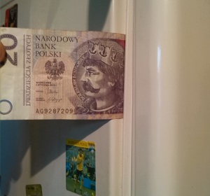Sprawdzanie szczelności uszczelek za pomocą banknotu